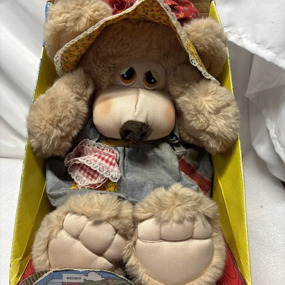 1985 CUDDLIN' COUNTRY‎ BEARS  